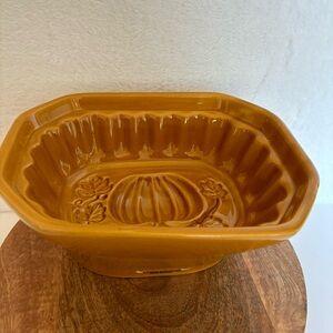 NEW! Crate & Barrel Ceramic Pumpkin Loaf Molded Pan / Baking Dish